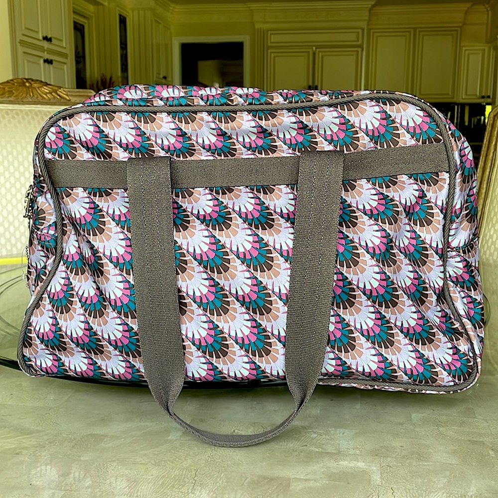 LeSportsac Light Weight Duffle Bag - Picture 3 of 11